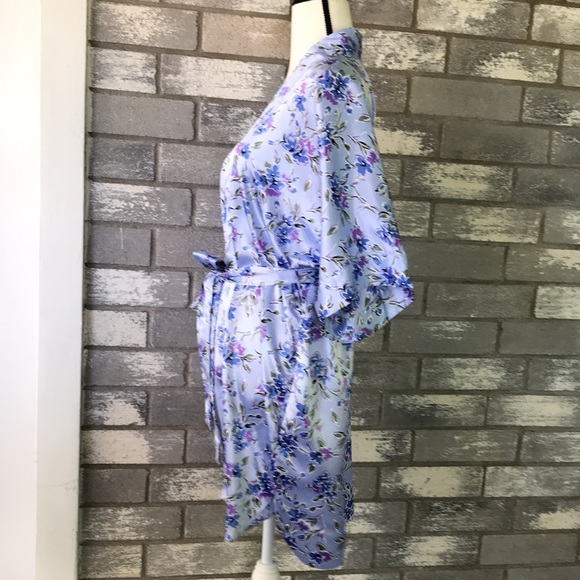 Fantasies by Morgan Taylor robe size OS - Picture 3 of 7